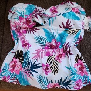 ST. JOHNS BAY ruffle swimsuit top sz. 16